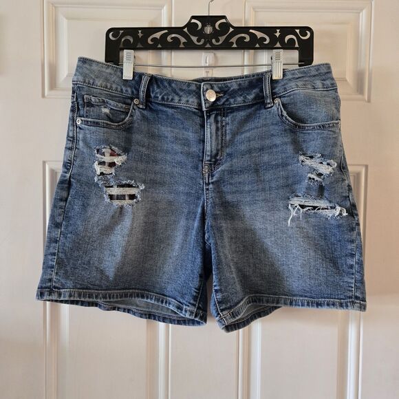 Maurices Stars Stripes Jean Shorts Womens 14 Acid Wash Stretch Denim Distressed - Picture 1 of 5